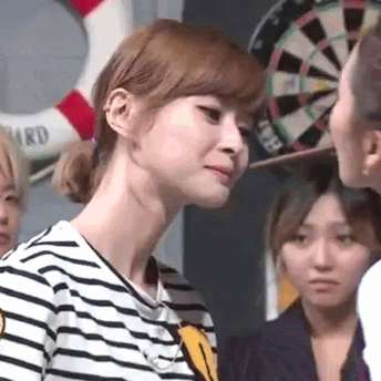 막대과자게임하는 헬로비너스 나라와 유영.gif | 인스티즈