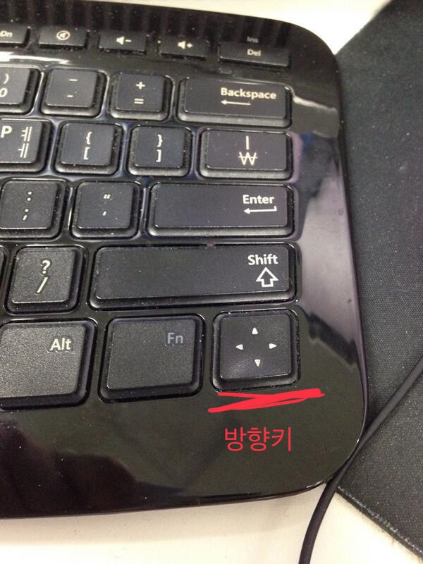기능성을 포기하고 디자인을 선택한 키보드.JPG | 인스티즈