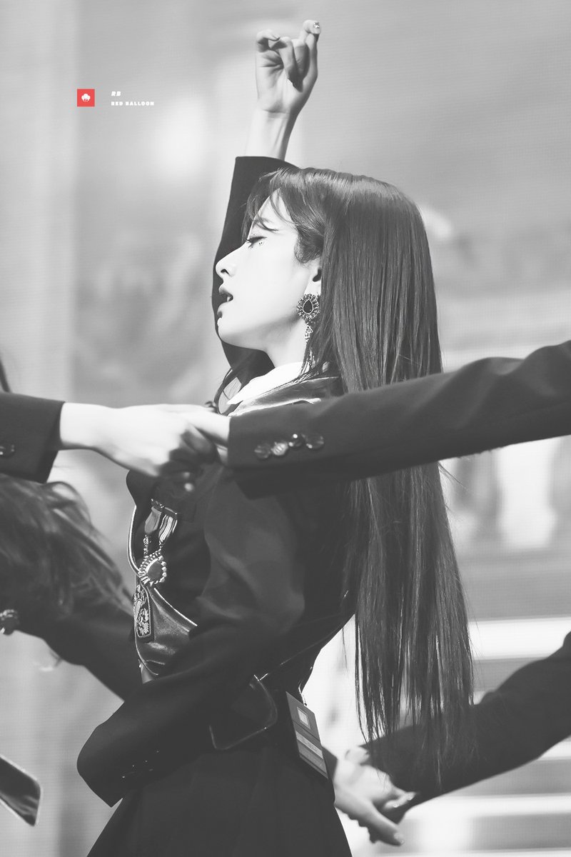 우주소녀 보나의 옆태.jpgif | 인스티즈