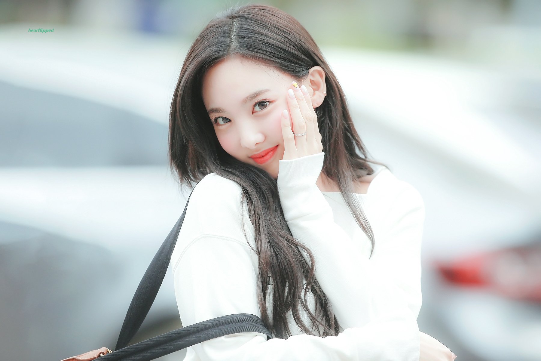 오늘이 생일인 트와이스 맏내 나연이.jpgif | 인스티즈